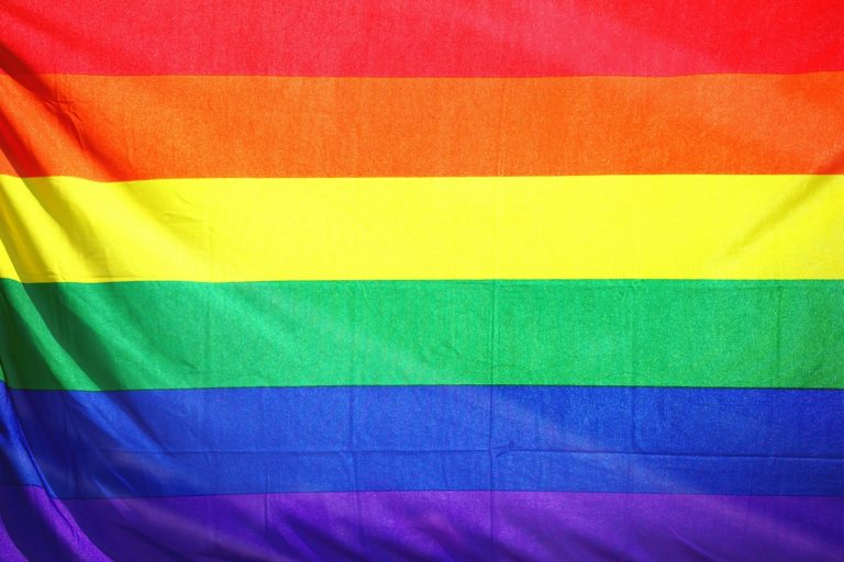 LGBT, LGBTQ i LGBT plus - co oznaczają te skróty