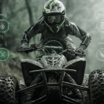 quad jedzie po błocie